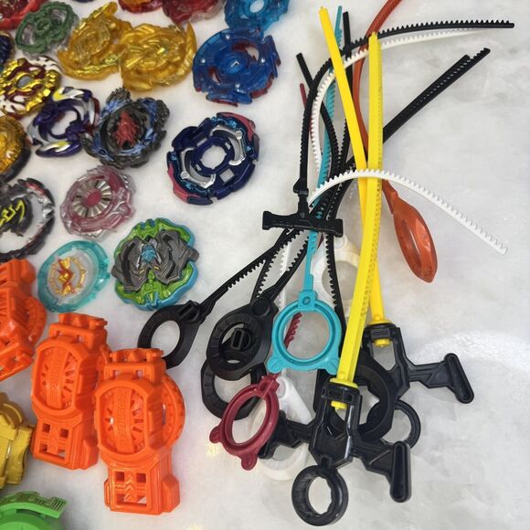 Beyblade Lot - Metal & Plastic - Mixed Lot with Launchers & Burst Series - Picture 8 of 15